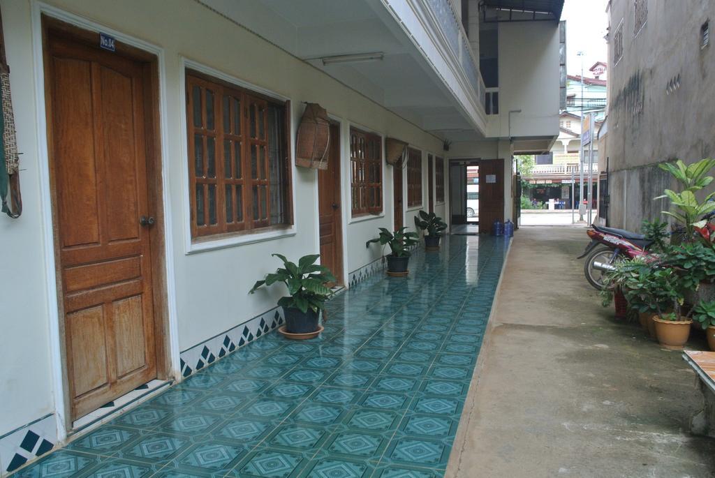 Nice Guesthouse Muang Phônsavan Eksteriør bilde
